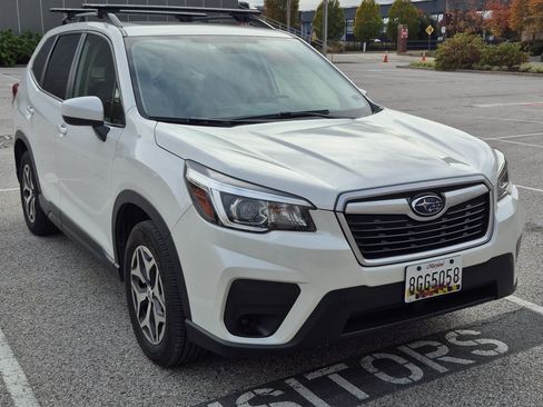 Used 2019 Subaru Forester Premium image 2