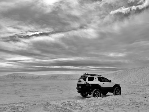 Used 2000 Isuzu VehiCROSS image 2