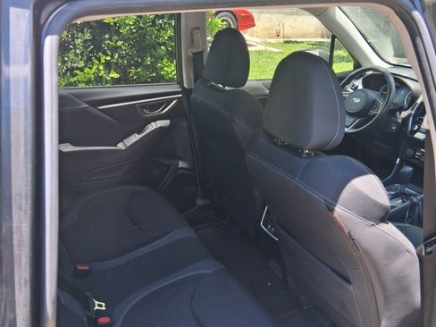 Used 2019 Subaru Forester Premium w/ All-Weather Package AWD/4WD image 8