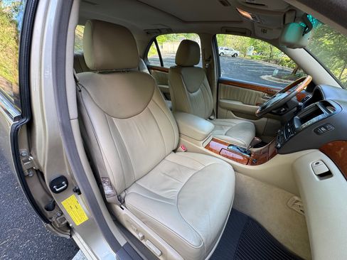 Used 2005 Lexus LS 430 RWD image 23