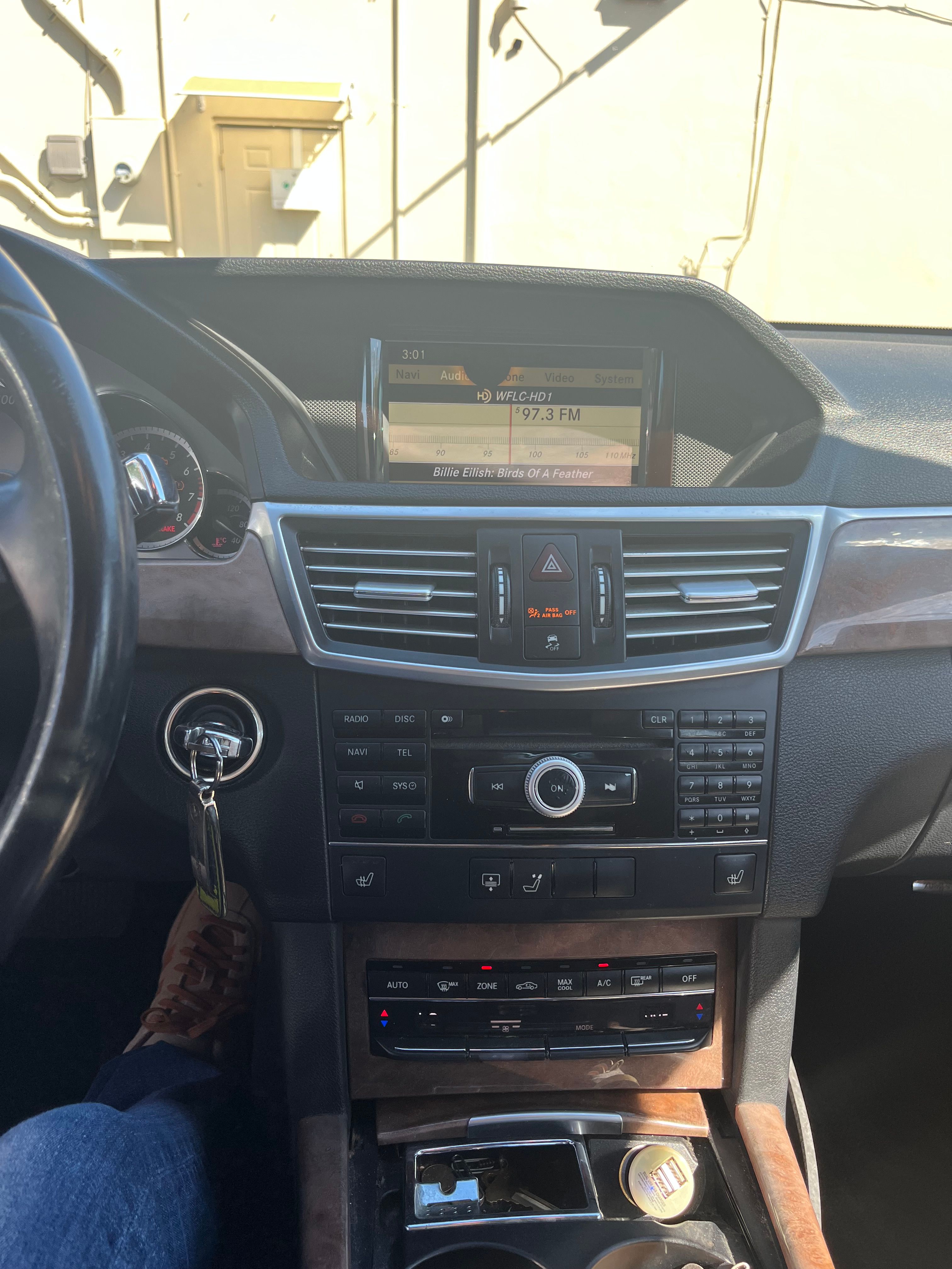 Used 2010 Mercedes-Benz E 350 Sedan image 6