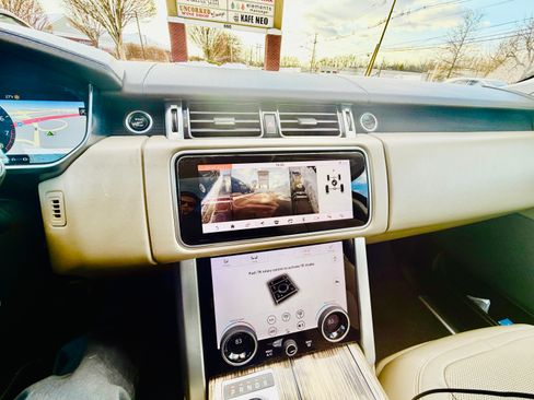 Used 2018 Land Rover Range Rover HSE image 19
