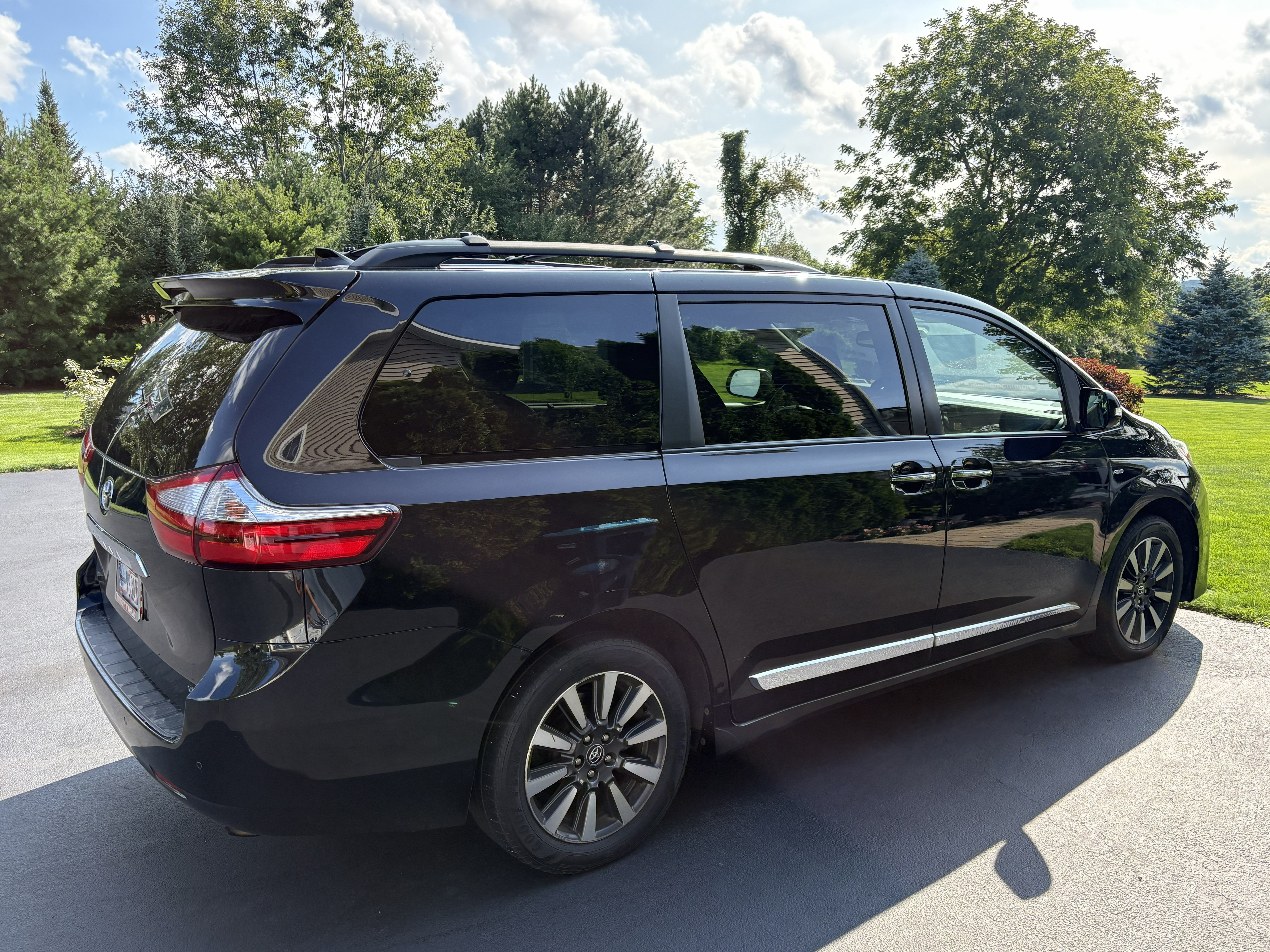 Used 2019 Toyota Sienna Limited AWD/4WD image 5