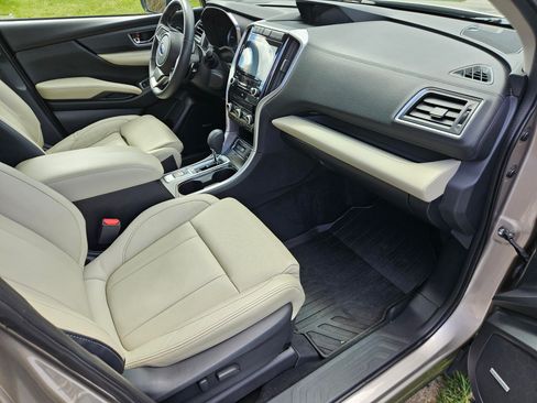 Used 2019 Subaru Ascent Limited w/ Popular Package #2 image 8