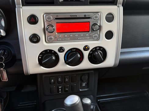 Used 2012 Toyota FJ Cruiser 4WD w/ Upgrade Pkg image 25