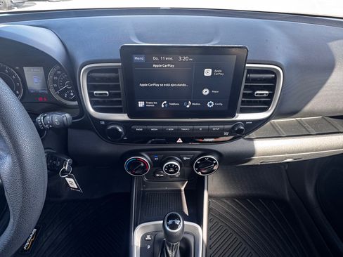 Used 2021 Hyundai Venue SE image 20