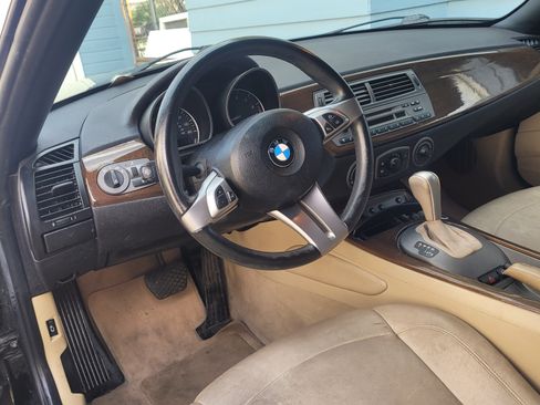 Used 2004 BMW Z4 3.0i image 10