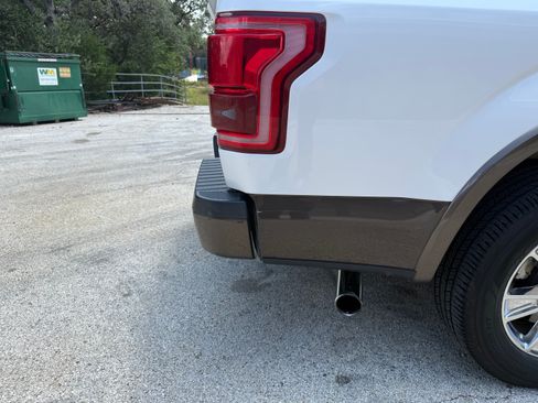 Used 2017 Ford F150 Lariat RWD image 32
