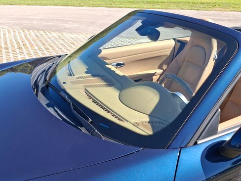 Used 2013 Porsche 911 Carrera 4 image 8