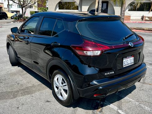 Used 2021 Nissan Kicks S FWD image 4