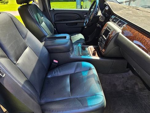 Used 2010 GMC Yukon Denali image 8