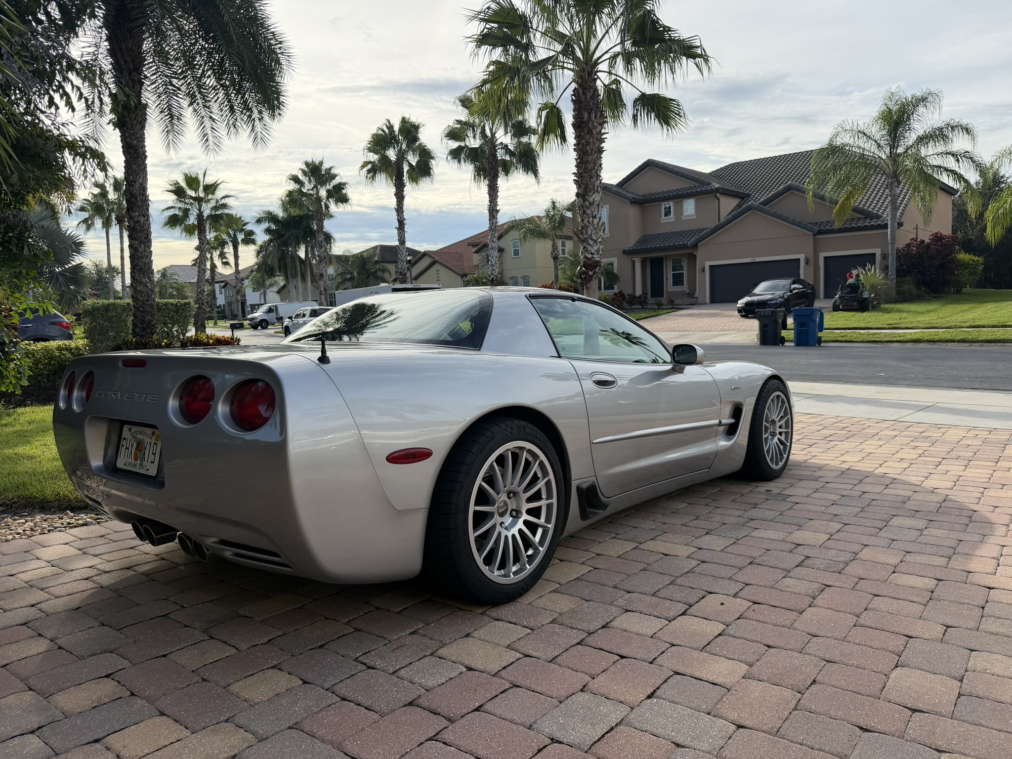 Used 2004 Chevrolet Corvette Z06 w/ Memory Package RWD image 4