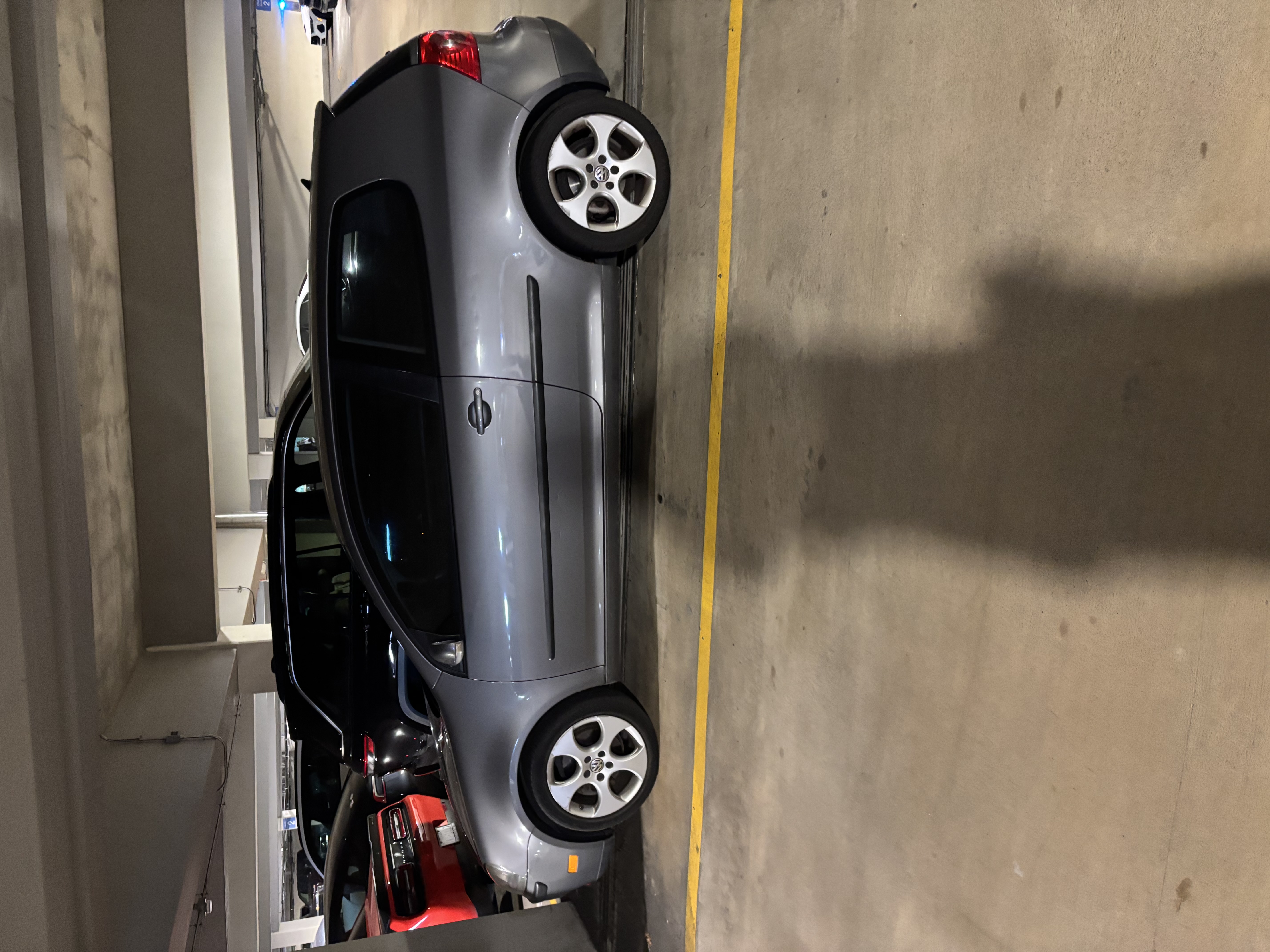 Used 2009 Volkswagen Rabbit S FWD image 1