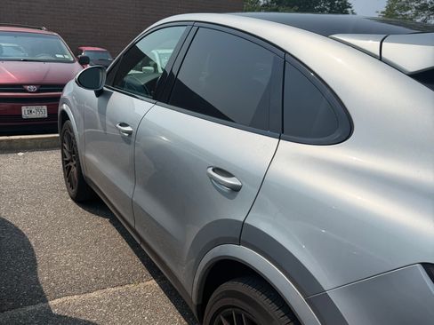 Used 2020 Porsche Cayenne S AWD/4WD image 4
