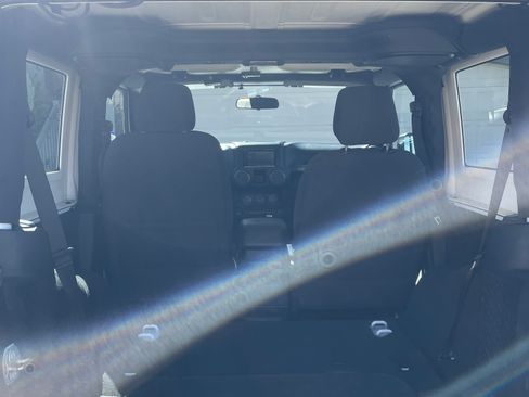 Used 2018 Jeep Wrangler Sport image 14