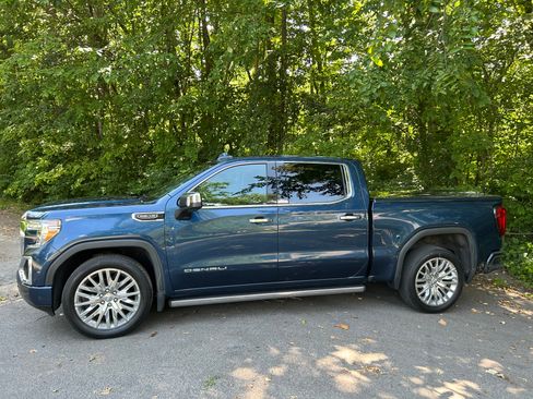 Used 2019 GMC Sierra 1500 Denali w/ Denali Ultimate Package AWD/4WD image 5