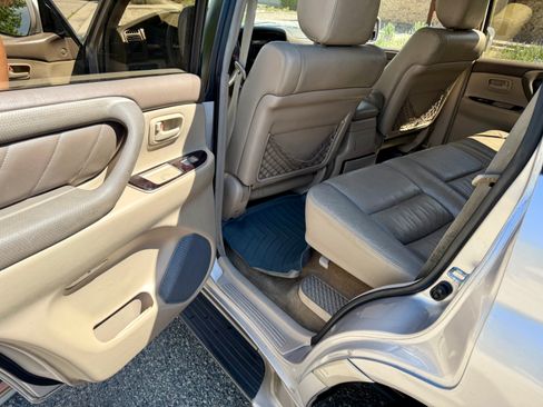 Used 2000 Toyota Land Cruiser AWD/4WD image 9