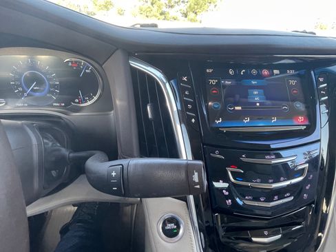 Used 2016 Cadillac Escalade Premium image 24