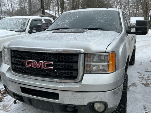 Used 2012 GMC Sierra 2500 SLT w/ Entertainment Package image 13