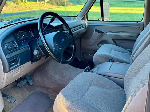 Used 1993 Ford F250 Long Bed image 2