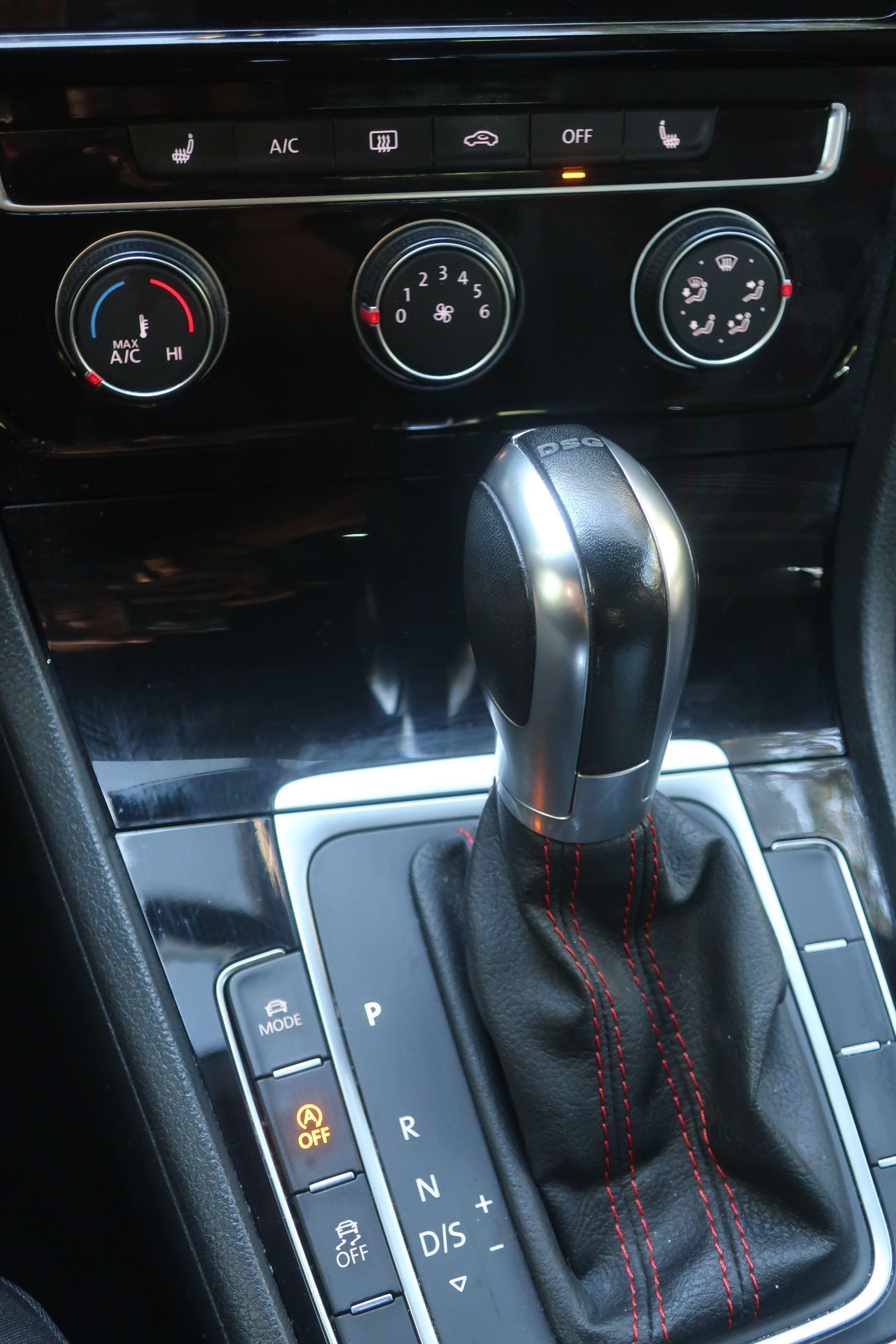 Used 2019 Volkswagen GTI S FWD image 11