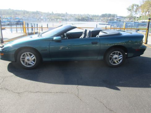 Used 1995 Chevrolet Camaro Z28 RWD image 32