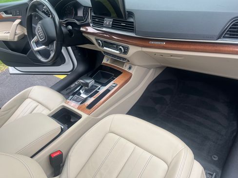 Used 2022 Audi Q5 2.0T Premium image 13