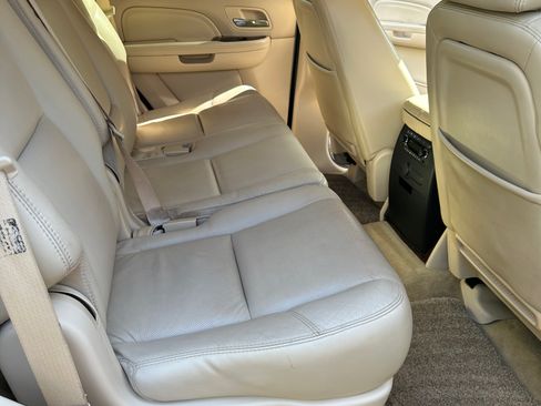 Used 2007 Cadillac Escalade AWD w/ Information Package image 19