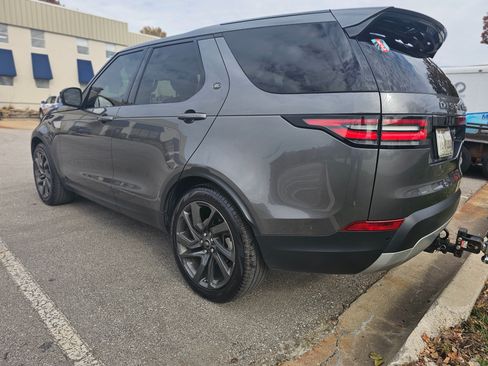 Used 2018 Land Rover Discovery HSE image 5