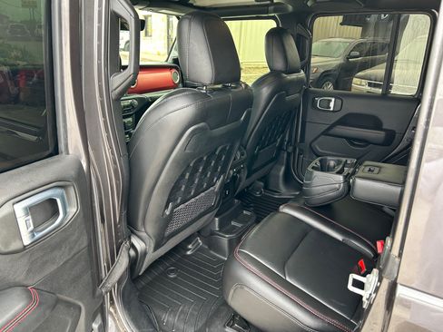 Used 2021 Jeep Wrangler Unlimited Rubicon w/ Xtreme Recon 35" Tire Package image 29