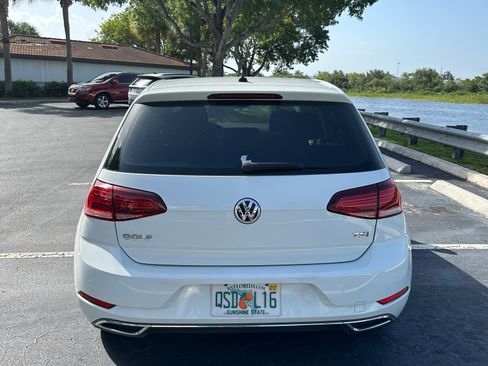 Used 2018 Volkswagen Golf S FWD image 5