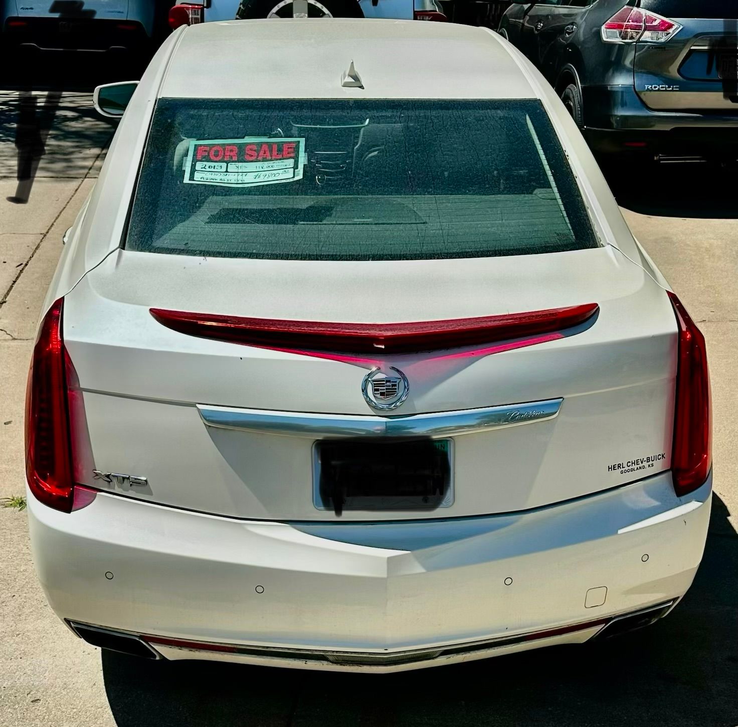 Used 2013 Cadillac XTS Luxury w/ Driver Awareness Package FWD image 9