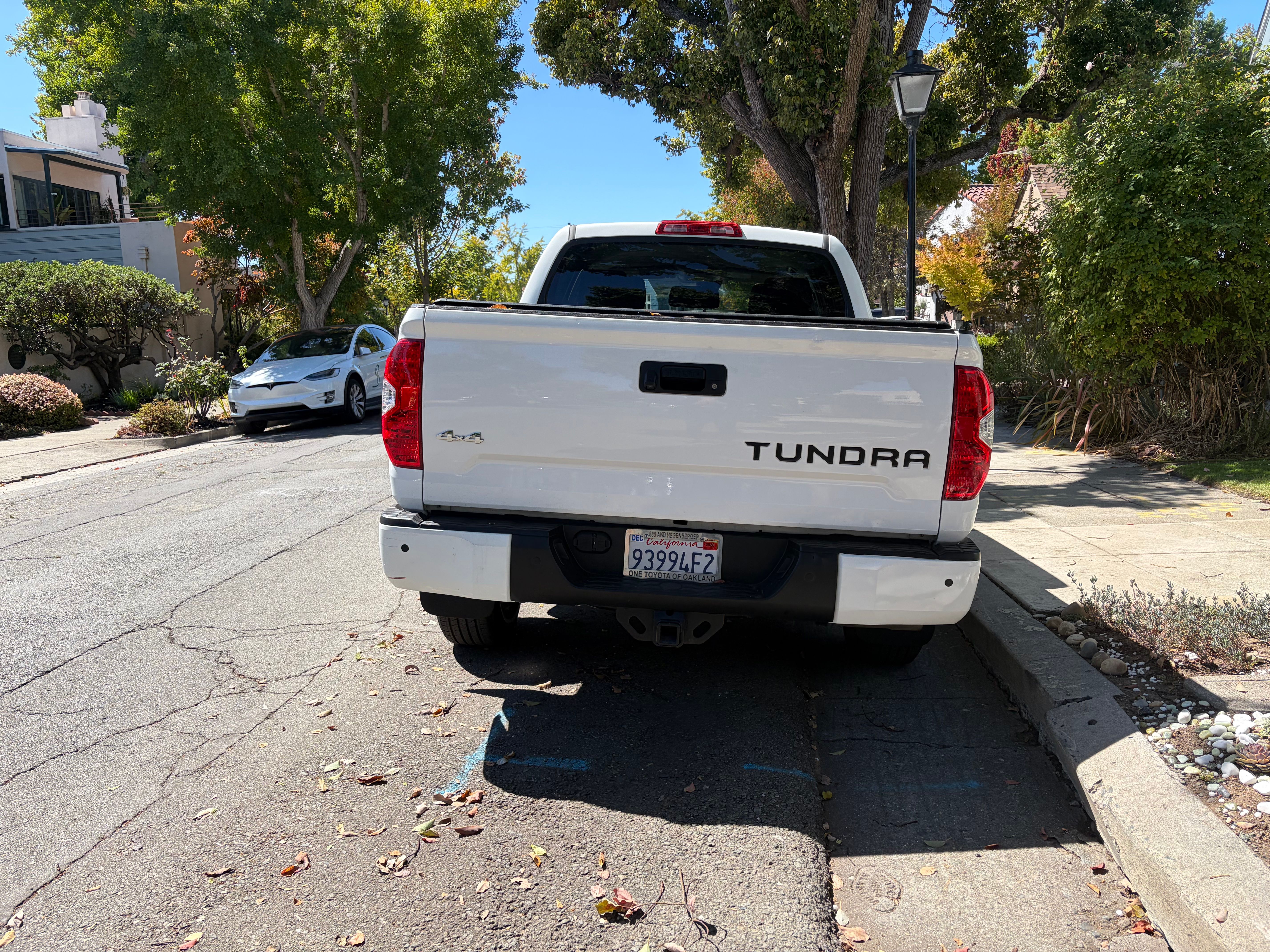 Used 2018 Toyota Tundra SR5 w/ SR5 Upgrade Package AWD/4WD image 4