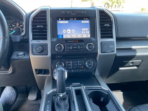 Used 2018 Ford F150 Lariat image 9