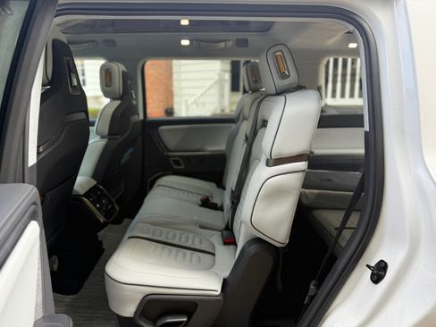 Used 2023 Rivian R1S Adventure image 12