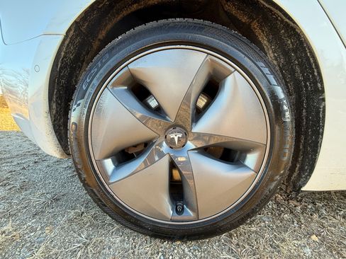 Used 2019 Tesla Model 3 Long Range image 23