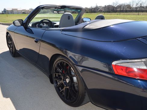 Used 2004 Porsche 911 Carrera 4 image 17