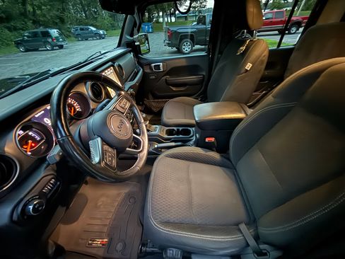 Used 2021 Jeep Gladiator Sport w/ Quick Order Package 24Q 80Th image 17