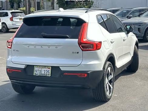 Used 2026 Volvo XC40 B5 Plus w/ Protection Package Premier AWD/4WD image 2