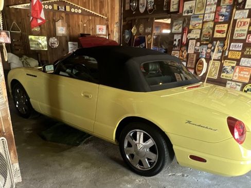 Used 2002 Ford Thunderbird RWD image 2