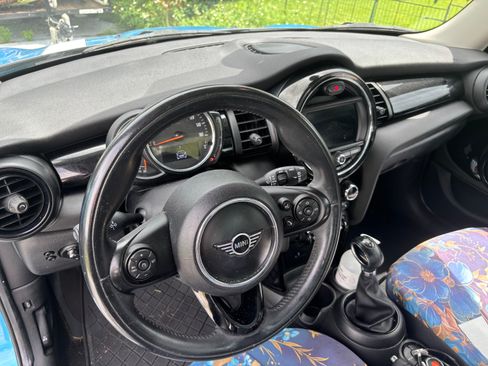 Used 2019 MINI Cooper 4-Door Hardtop FWD image 6
