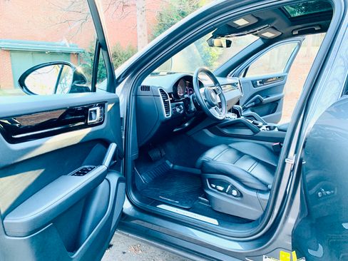 Used 2019 Porsche Cayenne image 9