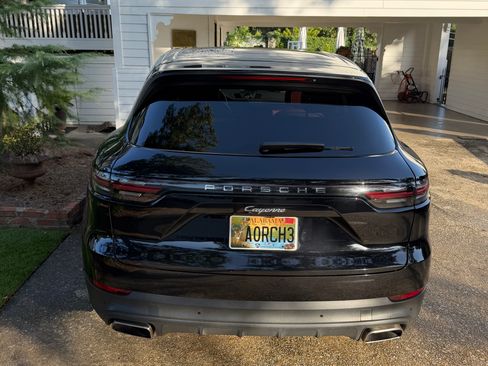 Used 2022 Porsche Cayenne AWD/4WD image 5