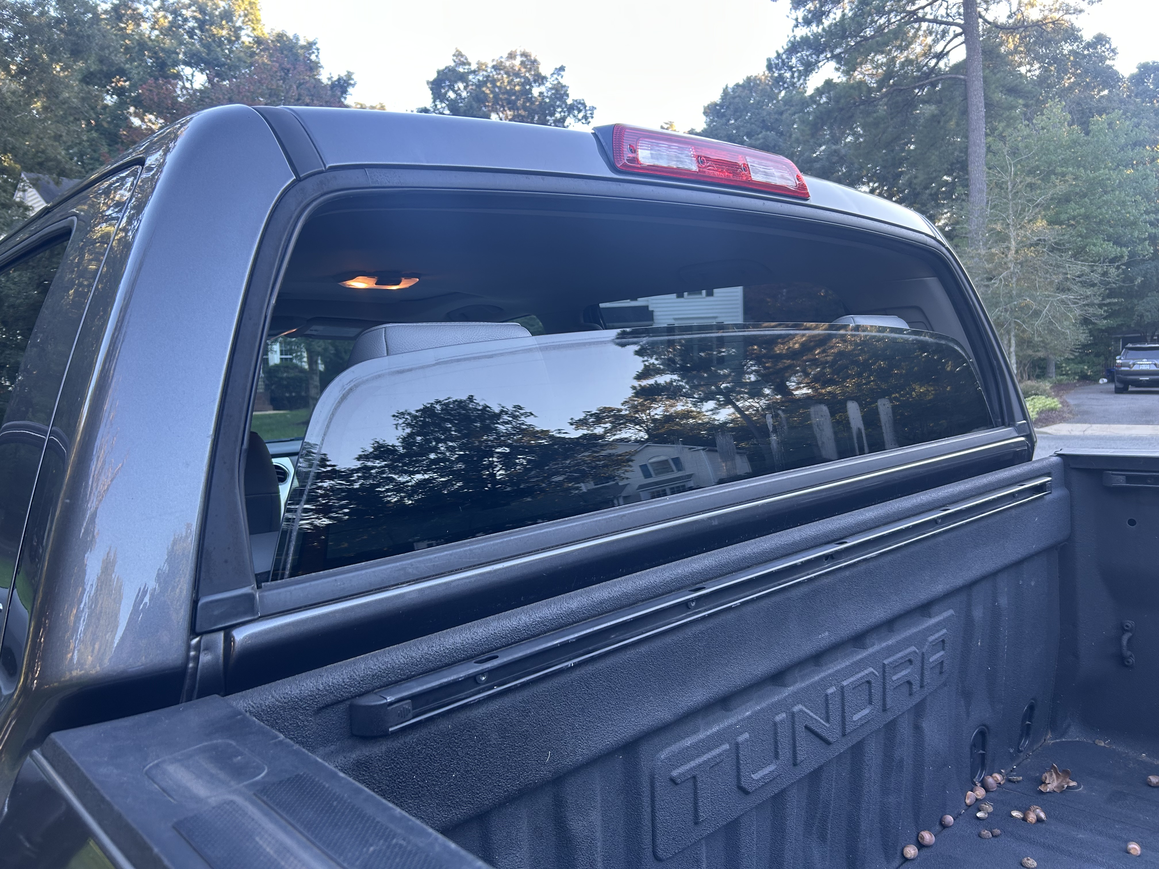 Used 2015 Toyota Tundra Limited w/ Limited Premium Package AWD/4WD image 9