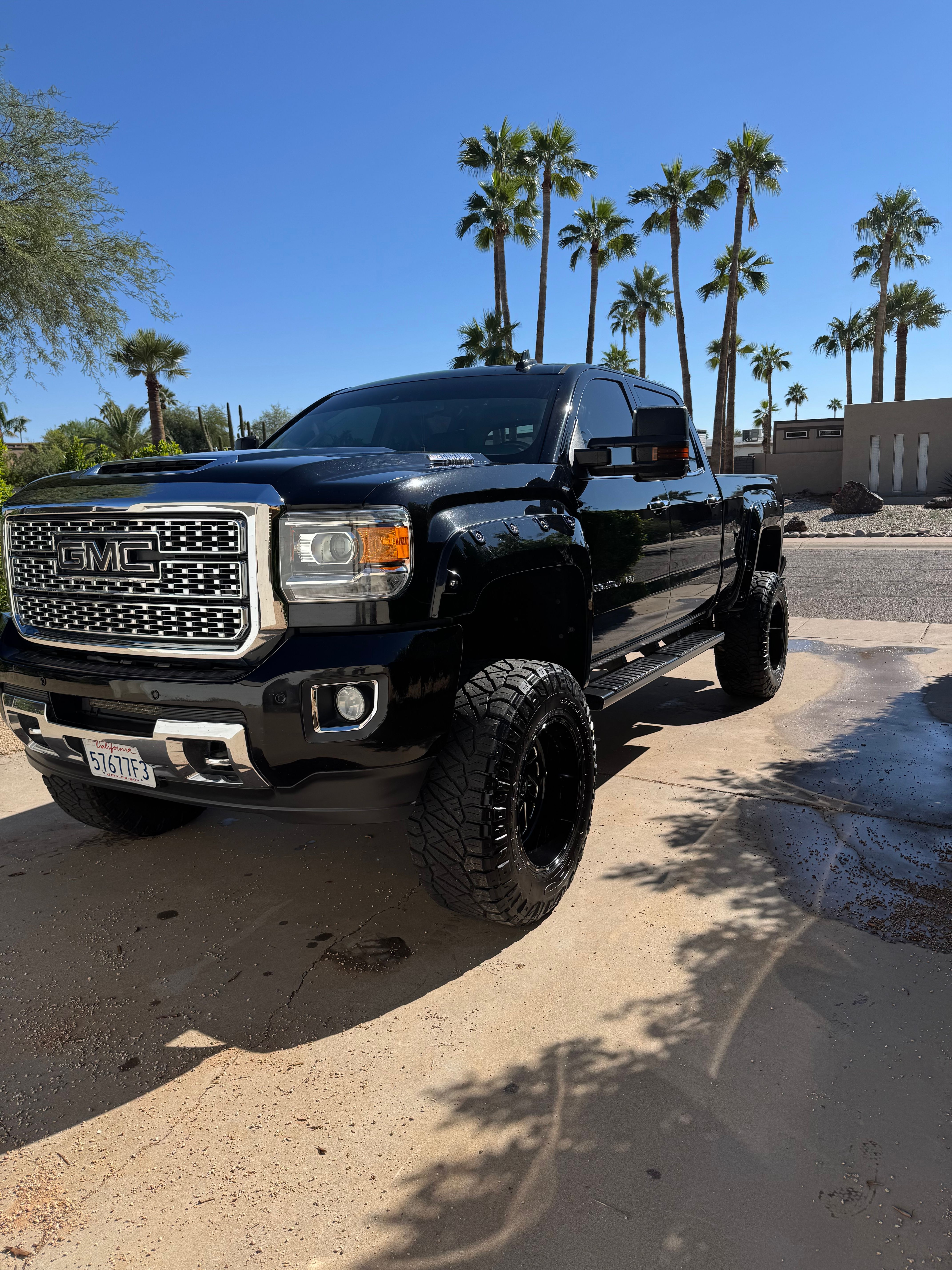 Used 2019 GMC Sierra 2500 Denali w/ Duramax Plus Package AWD/4WD image 5