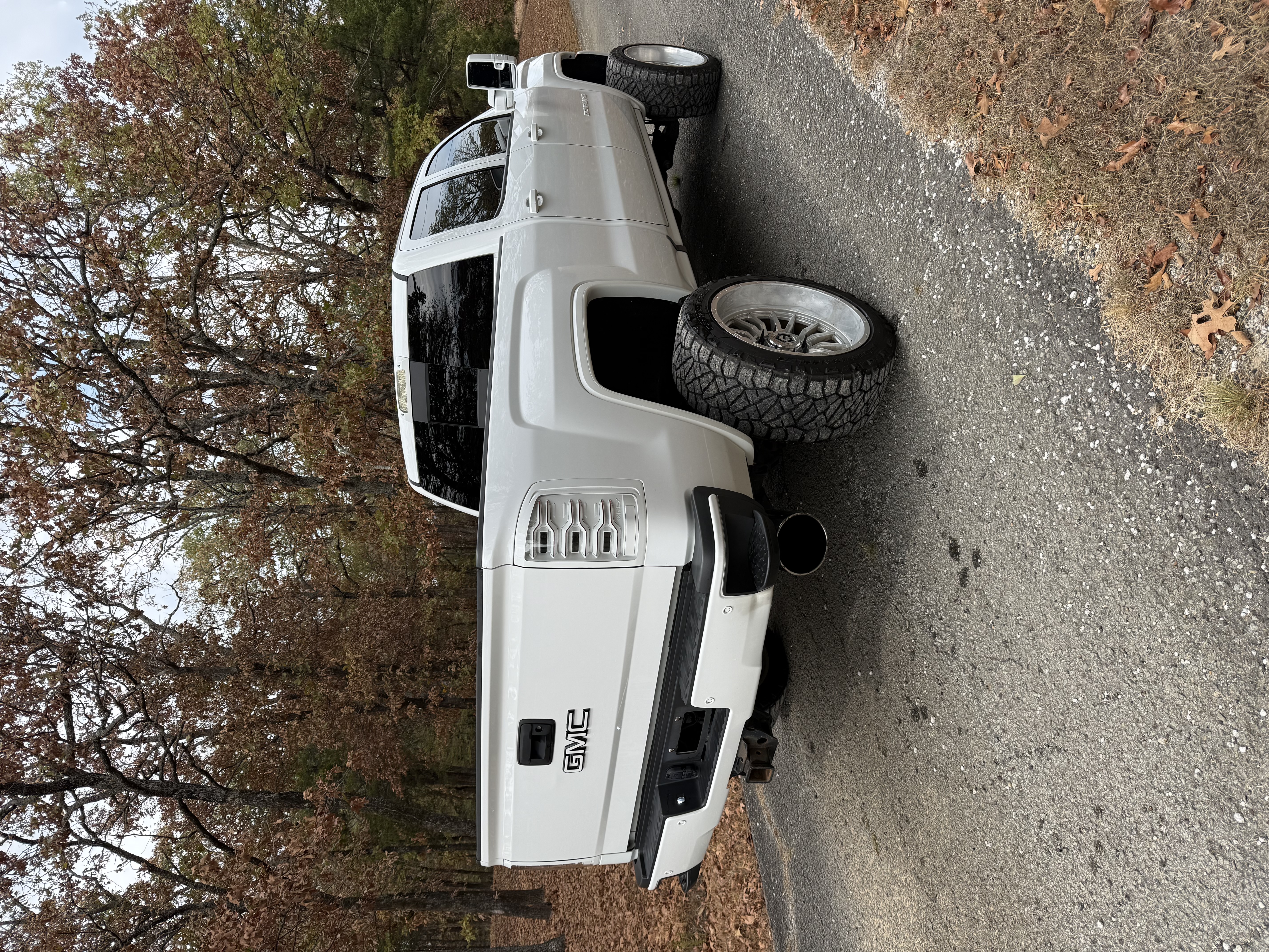 Used 2017 GMC Sierra 2500 Denali w/ Duramax Plus Package AWD/4WD image 8