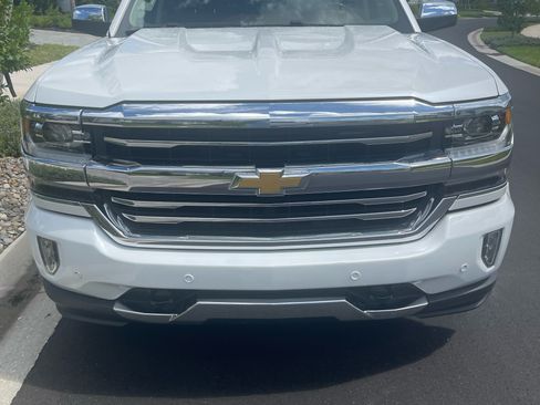 Used 2018 Chevrolet Silverado 1500 High Country image 5