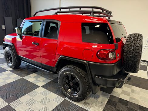 Used 2012 Toyota FJ Cruiser 4WD image 8