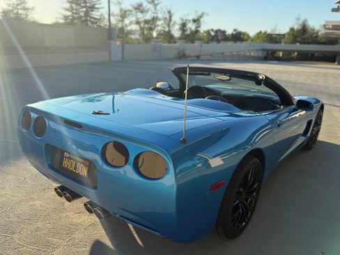 Used 1998 Chevrolet Corvette Convertible 2D image 1