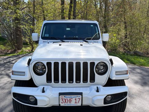 Used 2023 Jeep Wrangler Unlimited Sahara AWD/4WD image 2